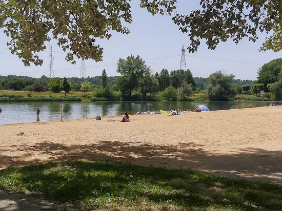 Varennes-sur-Seine Beach