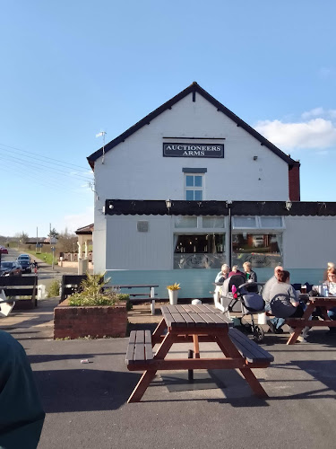 Comments and reviews of The Auctioneers Arms