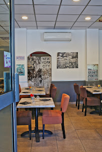 Atmosphère du Restaurant français Le Hangar Restaurant à Hyères - n°10