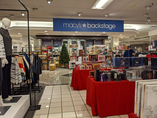 Shopping Mall «Oxmoor Center», reviews and photos, 7900 Shelbyville Rd, Louisville, KY 40222, USA