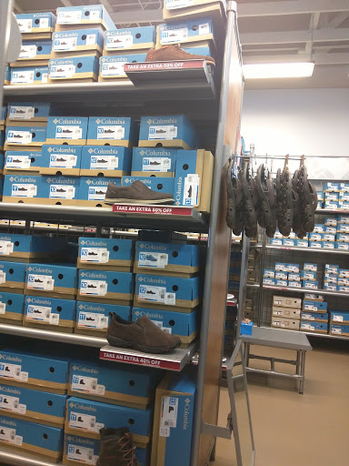 Sportswear Store «Columbia Sportswear Outlet Store at Lighthouse Place Premium Outlets», reviews and photos, 1710 Lighthouse Pl, Michigan City, IN 46360, USA