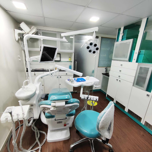Dr. Aarti's Dental Clinic And Implant Centre