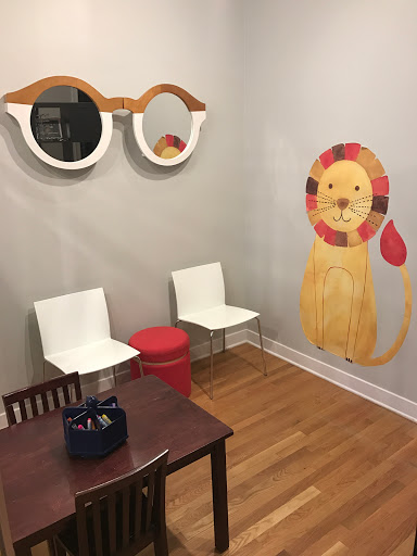 Optometrist «Lyons Family Eye Care», reviews and photos, 3250 N Lincoln Ave, Chicago, IL 60657, USA