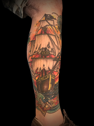 Tattoo Shop «Broken Art Tattoo», reviews and photos, 2400 Hyperion Ave, Los Angeles, CA 90027, USA