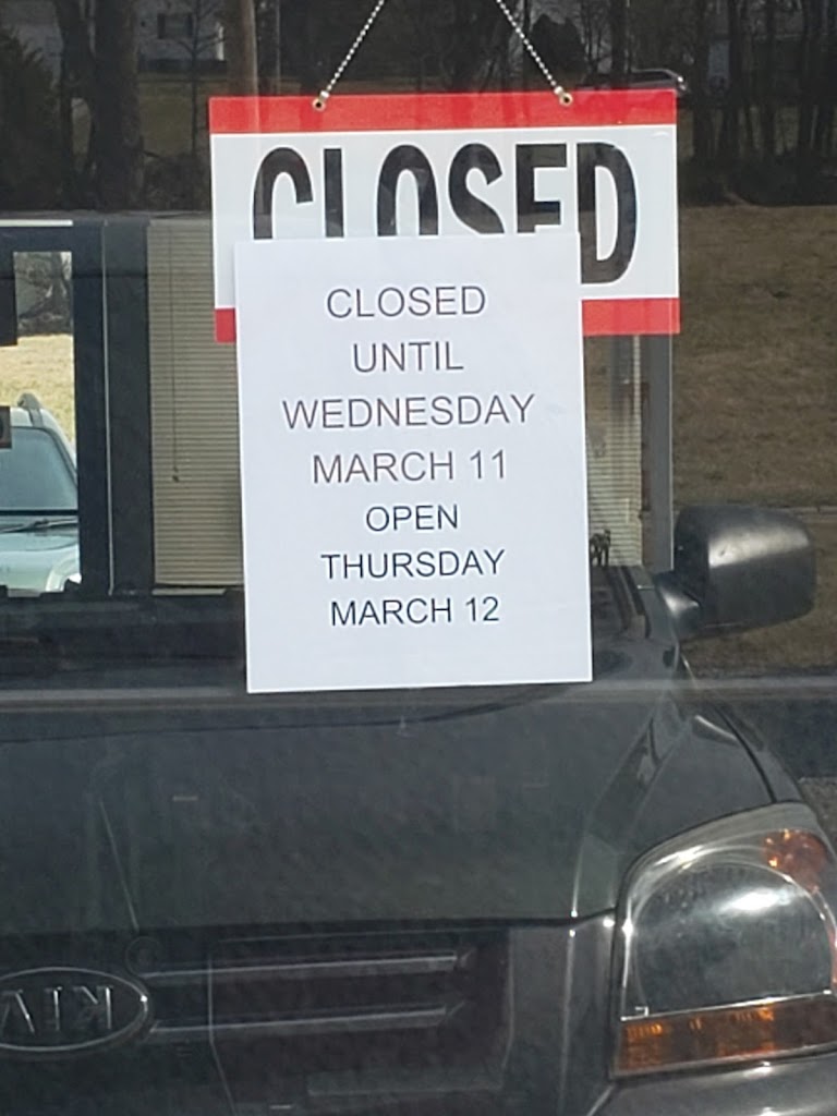 Jim's Barber Shop 43920