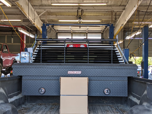 Auto Repair Shop «Advantage Auto Solutions», reviews and photos, 305 E Clifty Dr, Madison, IN 47250, USA