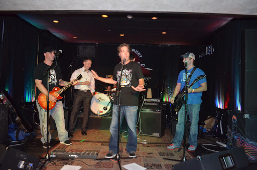 Bar & Grill «10th Street Live Bar & Grill», reviews and photos, 104 N 10th St, Kenilworth, NJ 07033, USA