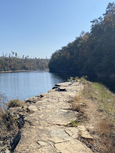Lake Nicol Cliff Trails