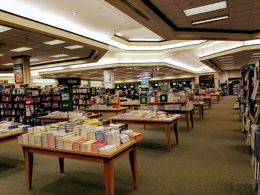 Book Store «Barnes & Noble», reviews and photos, 960 S Colorado Blvd, Glendale, CO 80246, USA