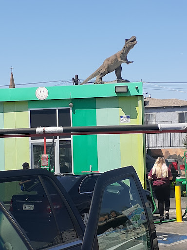 Self Service Car Wash «Green Forest Car Wash», reviews and photos, 951 W Florence Ave, Los Angeles, CA 90044, USA