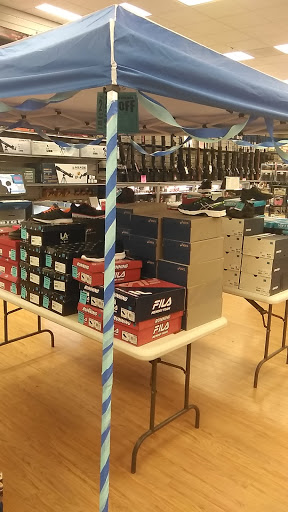 Sporting Goods Store «Big 5 Sporting Goods - Maricopa», reviews and photos, 41800 W Maricopa-Casa Grande Hwy, Maricopa, AZ 85138, USA