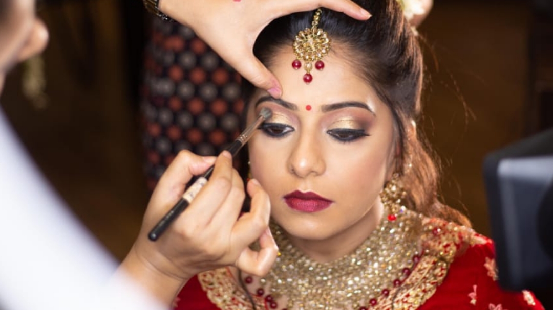 Colours makeup school