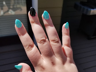 Happy Nails