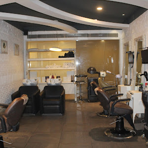 Looks Salon photo