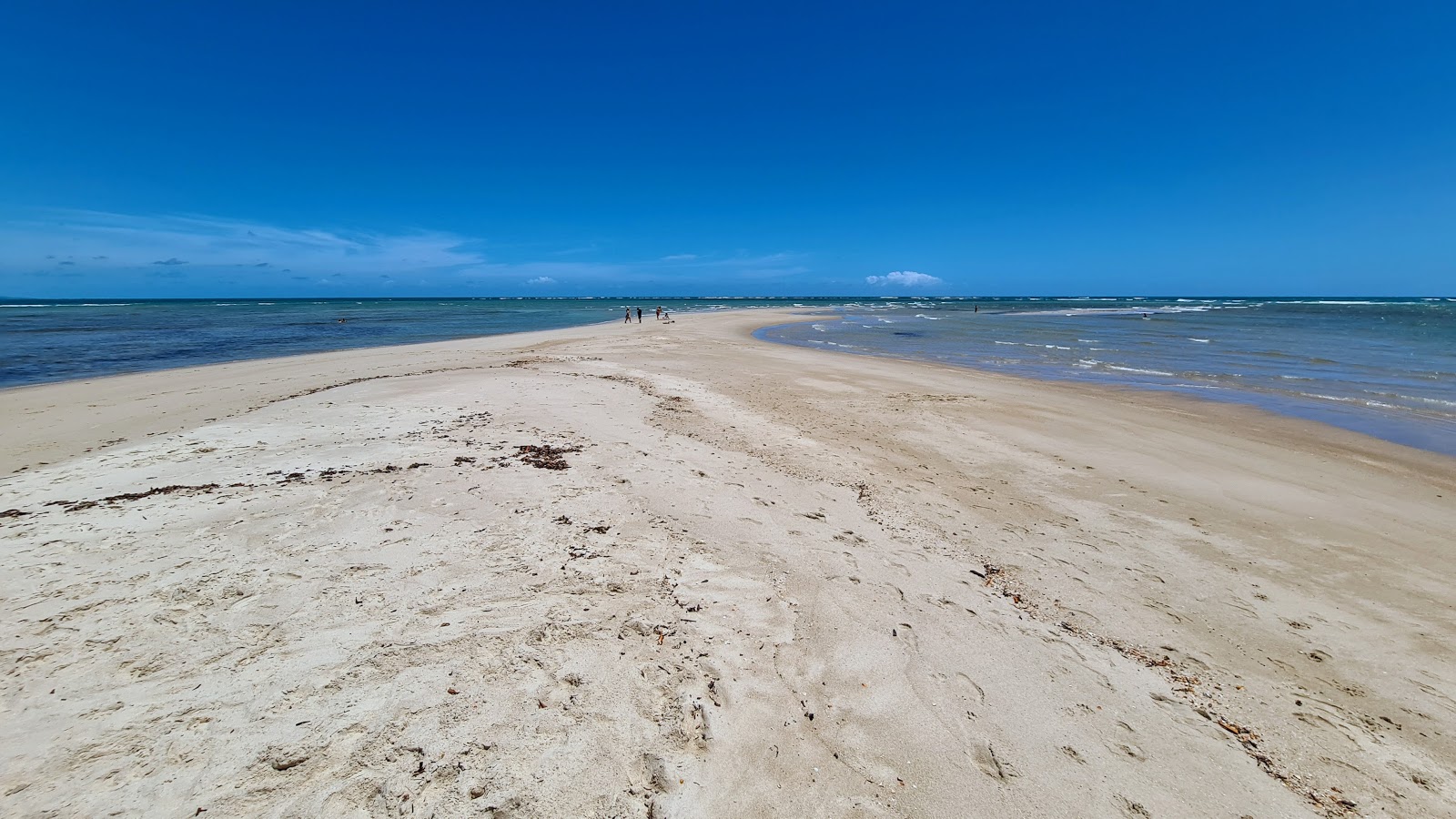 Φωτογραφία του Παραλία Ποντάλ ντε Μαρακαΐπε με επίπεδο καθαριότητας πολύ καθαρό