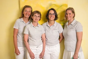 FrauenÄrztinnen im Zentrum- Dr.Eva Niedziella-Rech, Dr.Ursula Holthusen, Julia Steines, Ilka Schwidde image