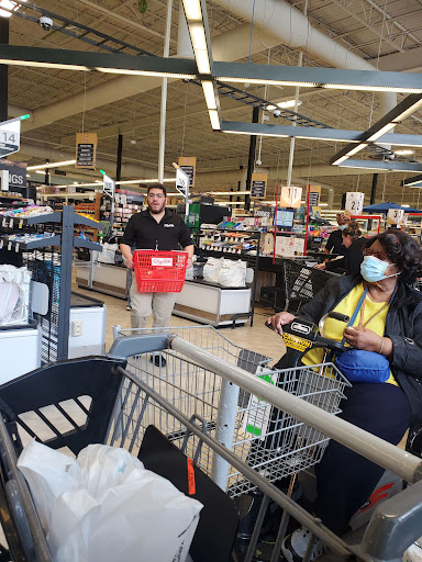 Shopping Mall «Essex Green Shopping Center», reviews and photos, 495 Prospect Ave, West Orange, NJ 07052, USA