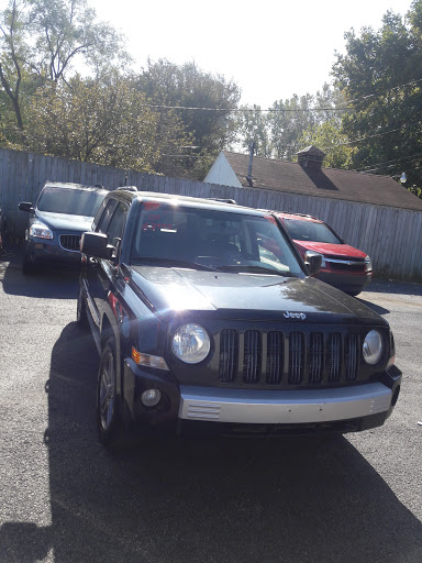 Car Dealer «Lewis Avenue Auto Sales Inc», reviews and photos, 38280 N Sheridan Rd, Beach Park, IL 60087, USA