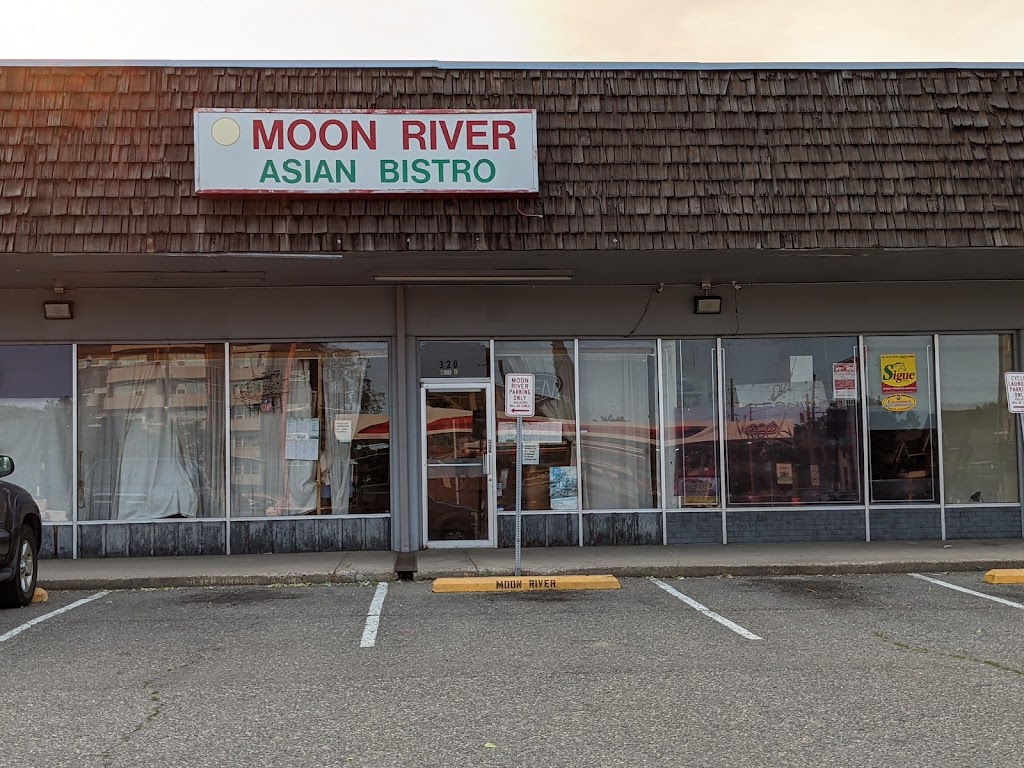 Moon River Asian Bistro 80203
