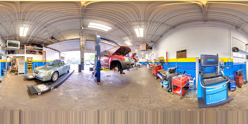 Auto Repair Shop «Wheeling Auto Center», reviews and photos, 2430 E Hintz Rd, Arlington Heights, IL 60004, USA