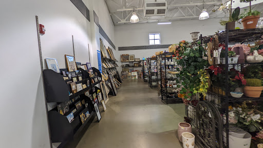 Thrift Store «Grand & Mountain View Goodwill Retail Store & Donation Center», reviews and photos