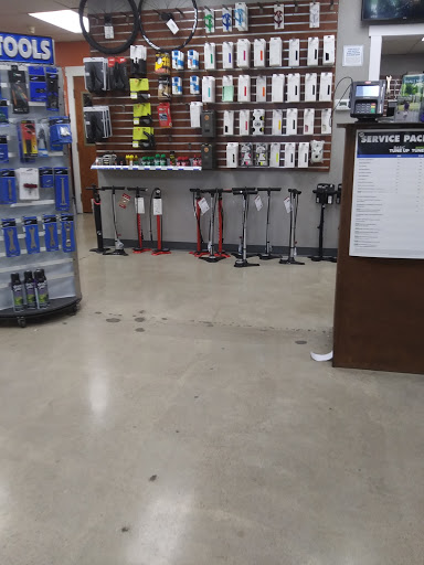 Bicycle Store «Bike World», reviews and photos, 6600 Douglas Ave, Urbandale, IA 50322, USA