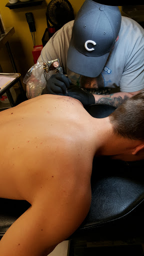 Tattoo Shop «Queen City Classic Tattoos», reviews and photos, 1323 Wabash Ave, Terre Haute, IN 47807, USA