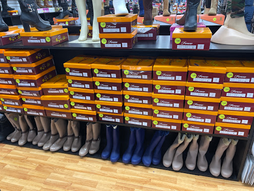 Shoe Store «Lizzys Shoes», reviews and photos, 4930 Schaefer Rd, Dearborn, MI 48126, USA