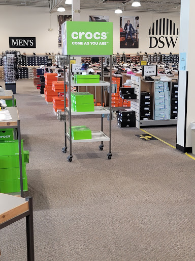 Shoe Store «DSW Designer Shoe Warehouse», reviews and photos, 3604 Sumner Blvd, Raleigh, NC 27616, USA