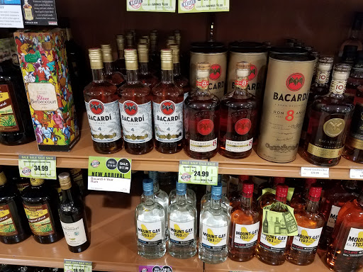 State Liquor Store «NH Liquor & Wine Outlet», reviews and photos, 294 Daniel Webster Hwy, Nashua, NH 03060, USA
