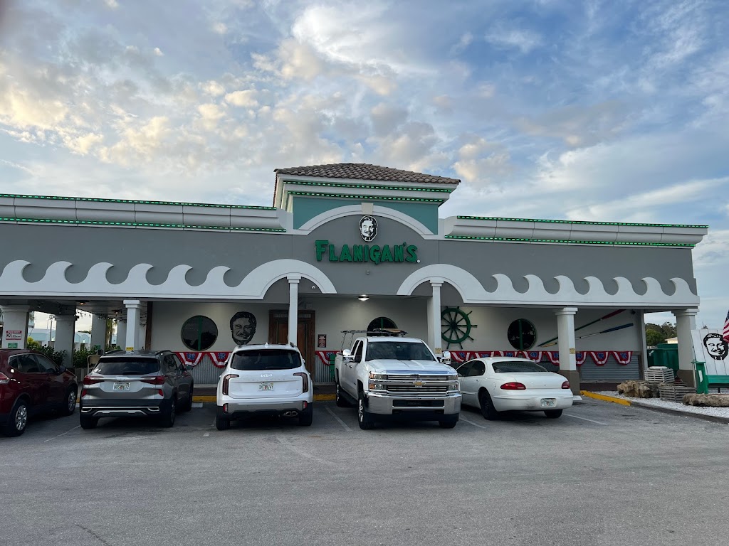 Flanigan's Seafood Bar and Grill 33461