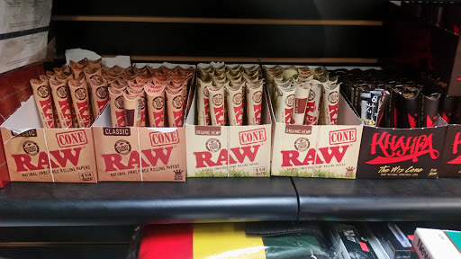 Vaporizer Store «Still Smokin Smoke Shop & Vape Bar», reviews and photos, 6359 Westheimer Rd, Houston, TX 77057, USA