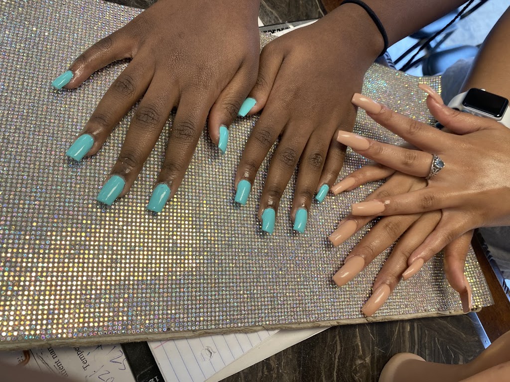 C & T Nails 36117