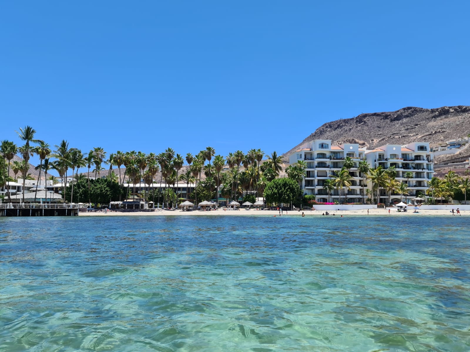 Foto de Playa La Concha com água cristalina superfície