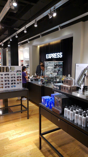 Clothing Store «Express», reviews and photos, 7101 Democracy Blvd, Bethesda, MD 20817, USA