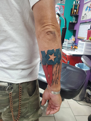 Tattoo Shop «Chaos Tattoo & Piercing Studio», reviews and photos, 2590 Junction Hwy, Kerrville, TX 78028, USA