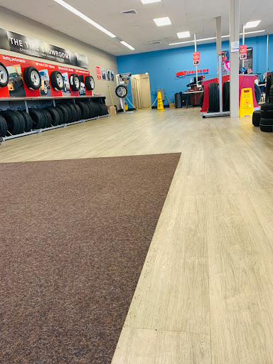 Tire Shop «Firestone Complete Auto Care», reviews and photos, 8801 Skokie Blvd, Skokie, IL 60077, USA