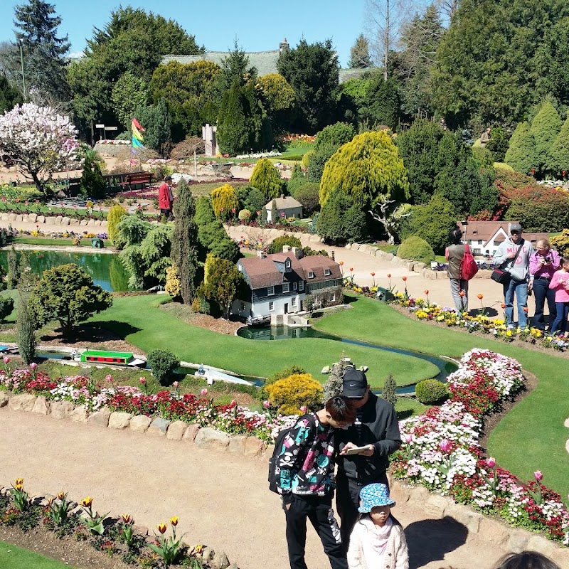 Cockington Green Gardens