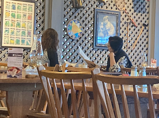 American Restaurant «Cracker Barrel Old Country Store», reviews and photos, Celebration Dr, Suwanee, GA 30024, USA