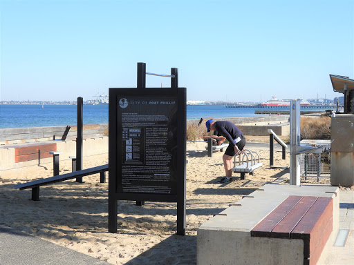 Outdoor Fitness Station, Middle Park