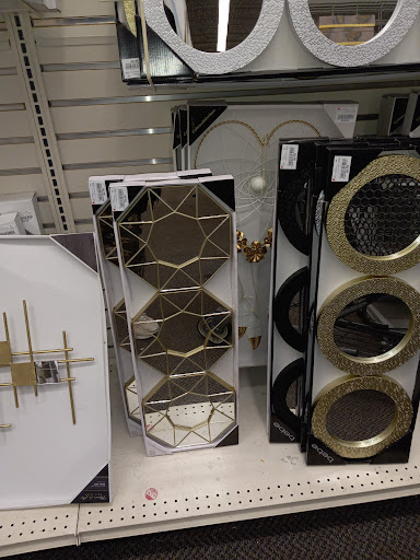 Clothing Store «Burlington Coat Factory», reviews and photos, 4500 S Damen Ave, Chicago, IL 60609, USA