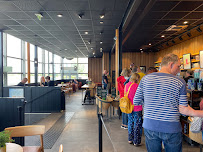 Atmosphère du Café Starbucks coffee à Sailly-Flibeaucourt - n°9
