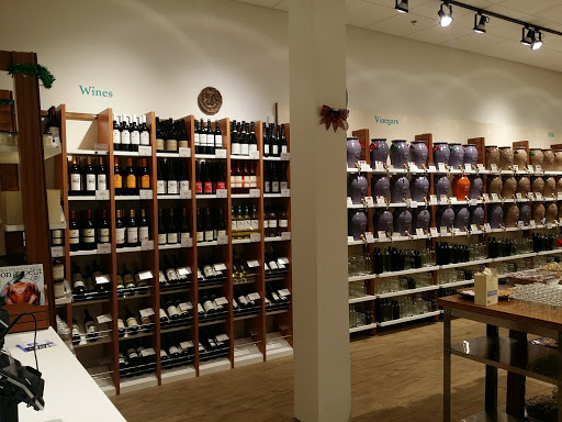 Shopping Mall «Shops of Saddle Creek», reviews and photos, 7509 Poplar Ave #1, Germantown, TN 38138, USA