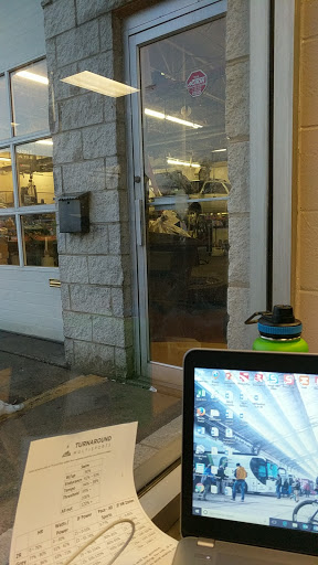 Tire Shop «Firestone Complete Auto Care», reviews and photos, 1431 Chain Bridge Rd, McLean, VA 22101, USA