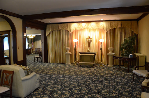 Funeral Home «Davenport Family Funeral Home», reviews and photos, 149 W Main St, Barrington, IL 60010, USA