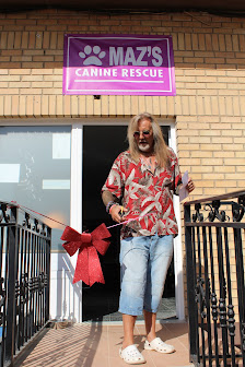 Maz’s Canine Rescue Charity shop Av. América, 39, 04814 Albox, Almería, España
