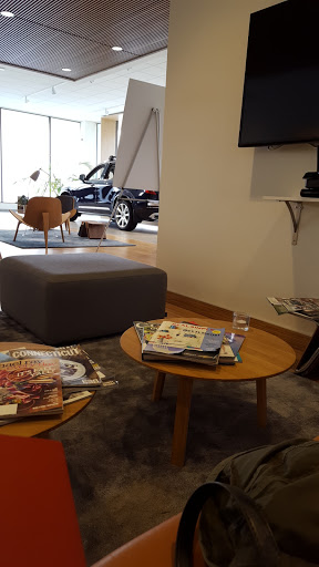 Volvo Dealer «Mitchell Volvo Cars of Simsbury», reviews and photos, 384 Hopmeadow St, Simsbury, CT 06070, USA