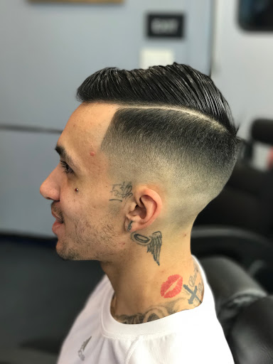 Barber Shop «Shave & Blade Barber Shop», reviews and photos, 9824 West Northern Avenue, #200, Peoria, AZ 85345, USA