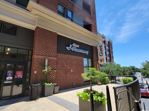 Grocery Store «Giant Food», reviews and photos, 2501 9th Rd S, Arlington, VA 22204, USA