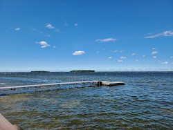 Lakeshore beach'in fotoğrafı ve yerleşim
